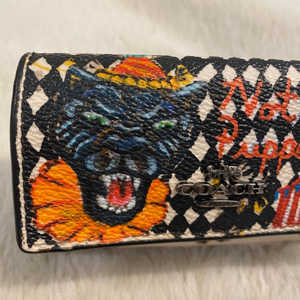 ‘Not Your Puppet’ Hand-Painted Coach Keyholder - Picture 3 of 13